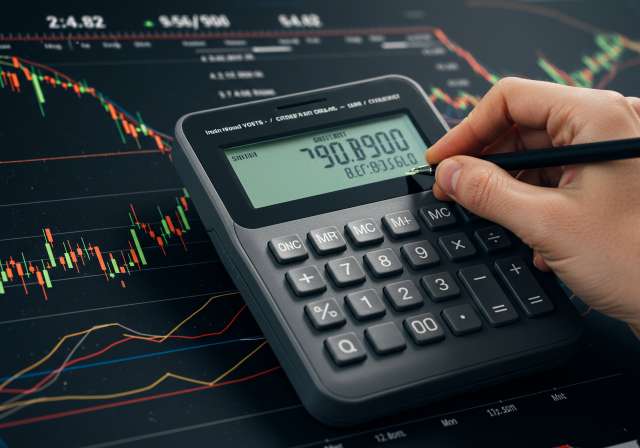 Choosing Your Investment Partner: Finding the Right Share Broker in Erode
